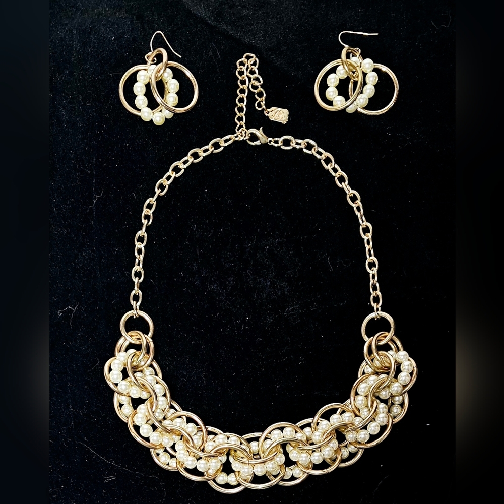 Linked Statement Necklece W Earrings Set Faux Pea… - image 8
